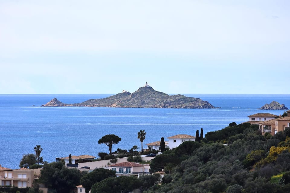 Nearby landmark, Sea view