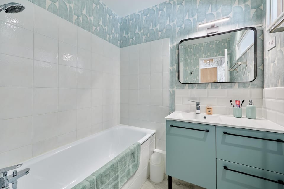Bathroom, Bath