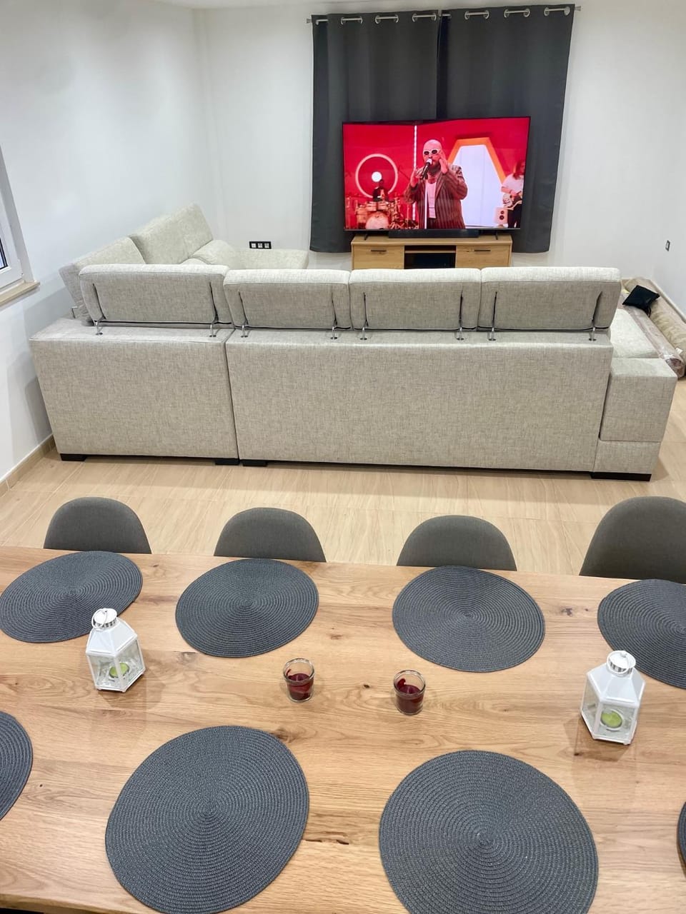 Communal lounge/ TV room