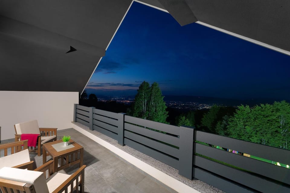 Natural landscape, View (from property/room), Balcony/Terrace