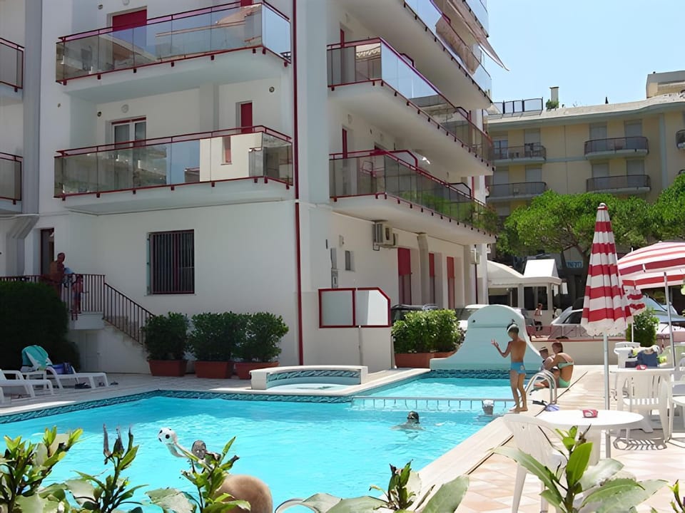Property building, Swimming pool