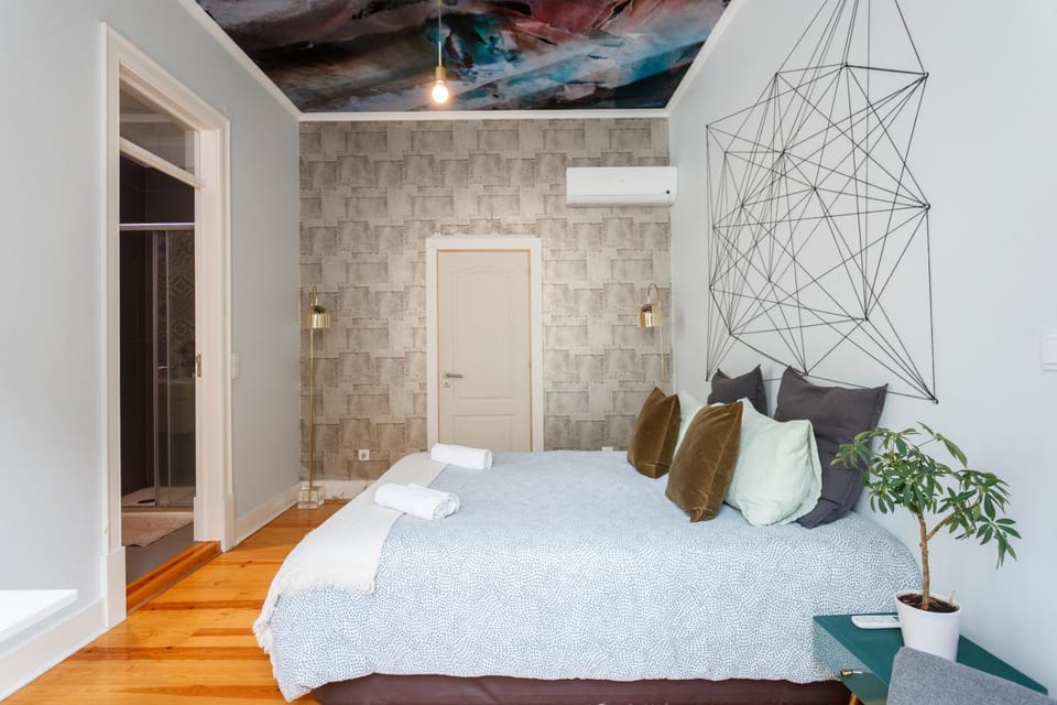 Comfortable Suite in a Shared Apartment in the Center of Lisbon Vacation rental in Lisbon