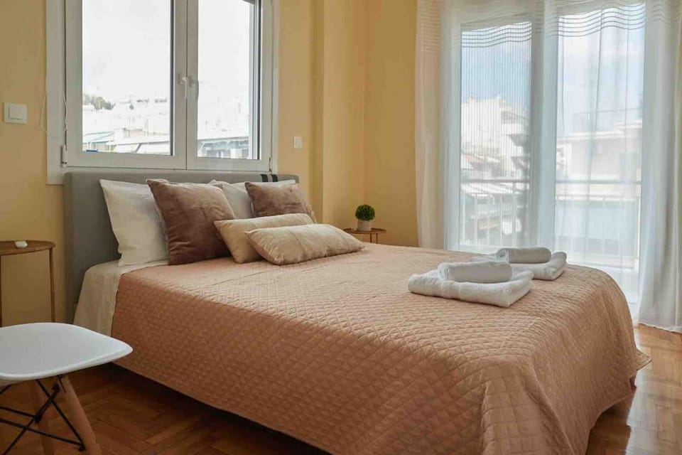 Cozy Athenian 2BD Apt Top Floor Panoramic View Apartment in Athens