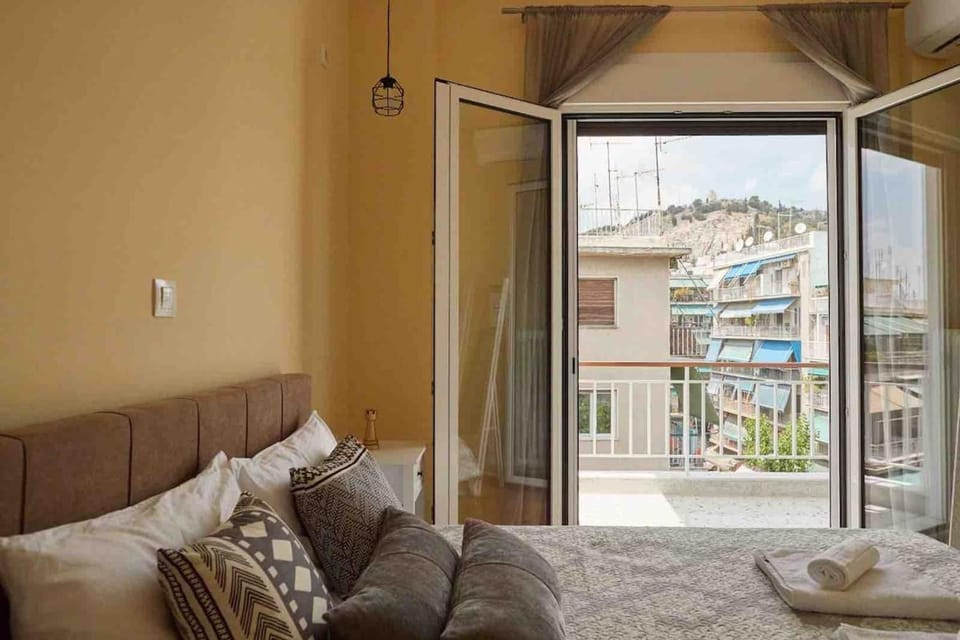 Cozy Athenian 2BD Apt Top Floor Panoramic View Apartment in Athens