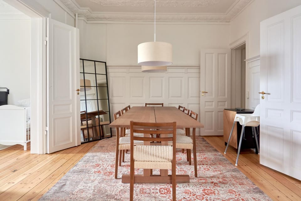 Seating area, Dining area