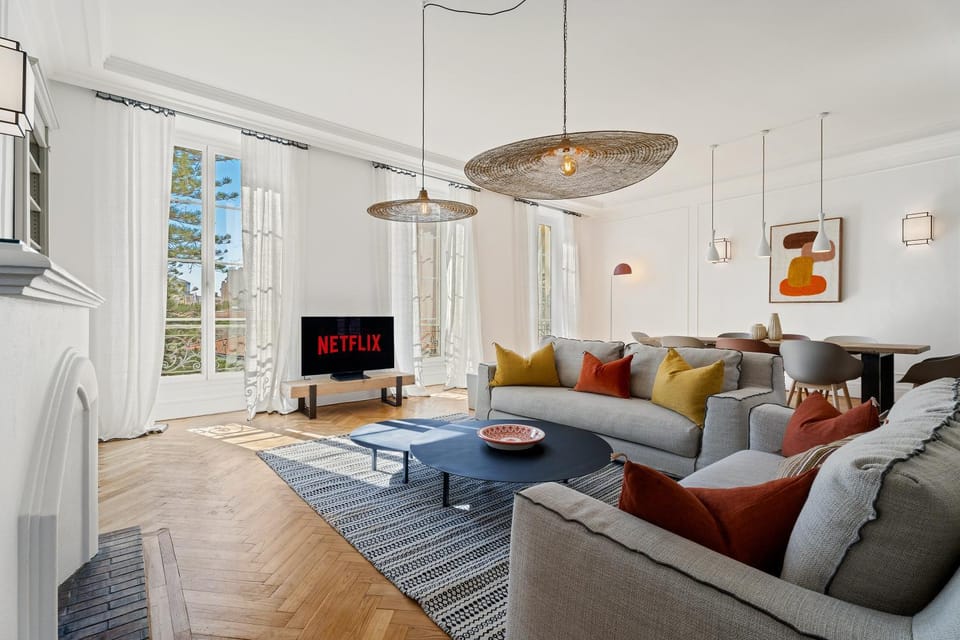 TV and multimedia, Living room, Seating area