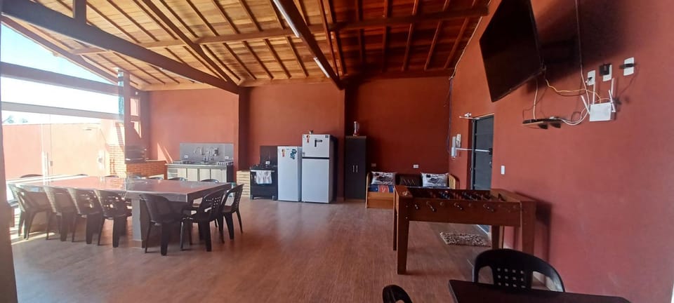 Kitchen or kitchenette, Living room, Seating area, Dining area, oven