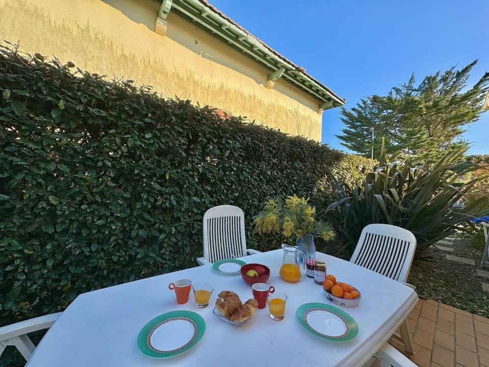 Balcony/Terrace, Dining area, Garden view