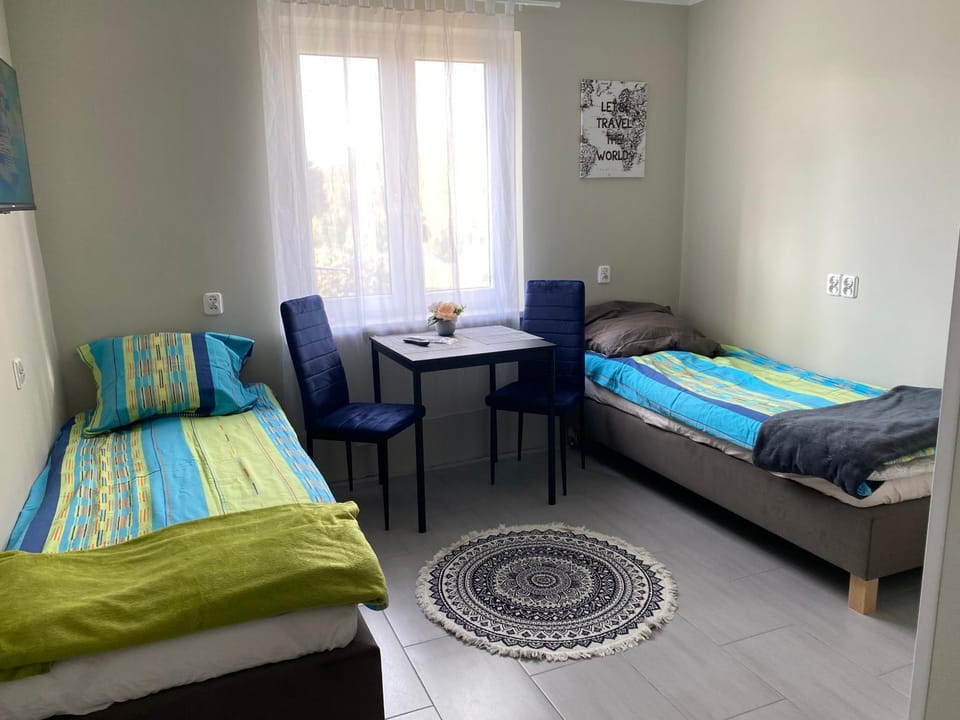 Bed, Living room, Photo of the whole room, Seating area, Bedroom