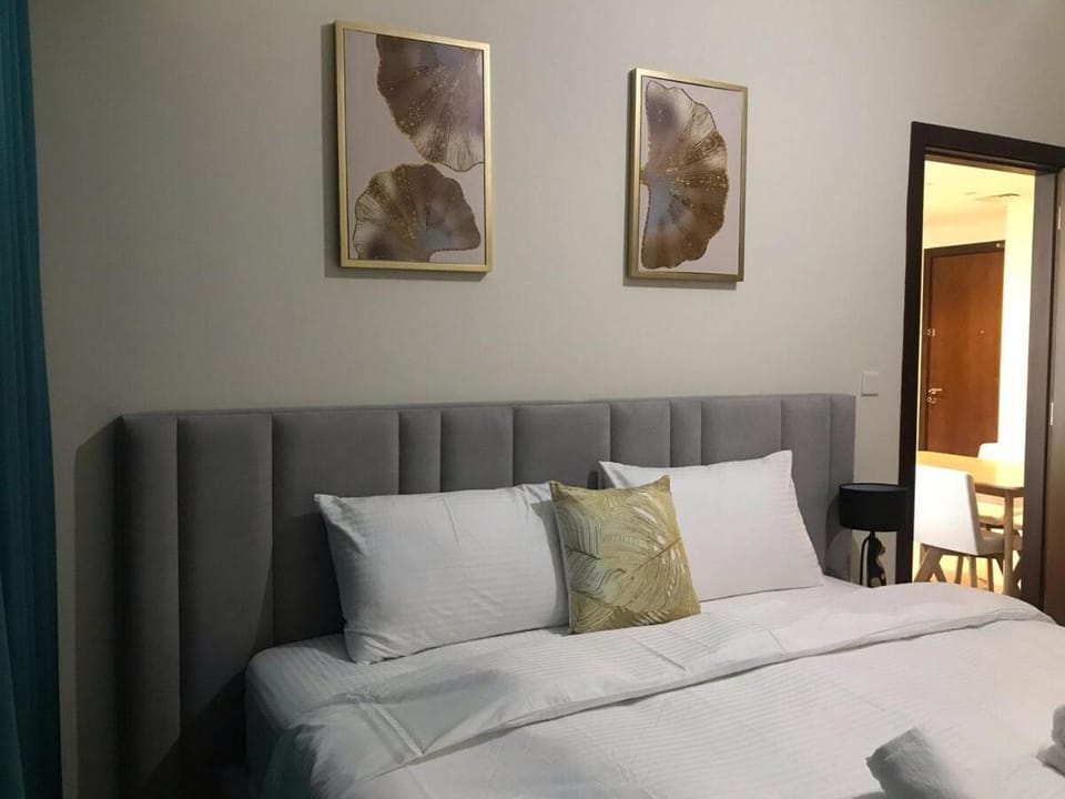 2 bhk 3 mins in down town Apartment in Dubai