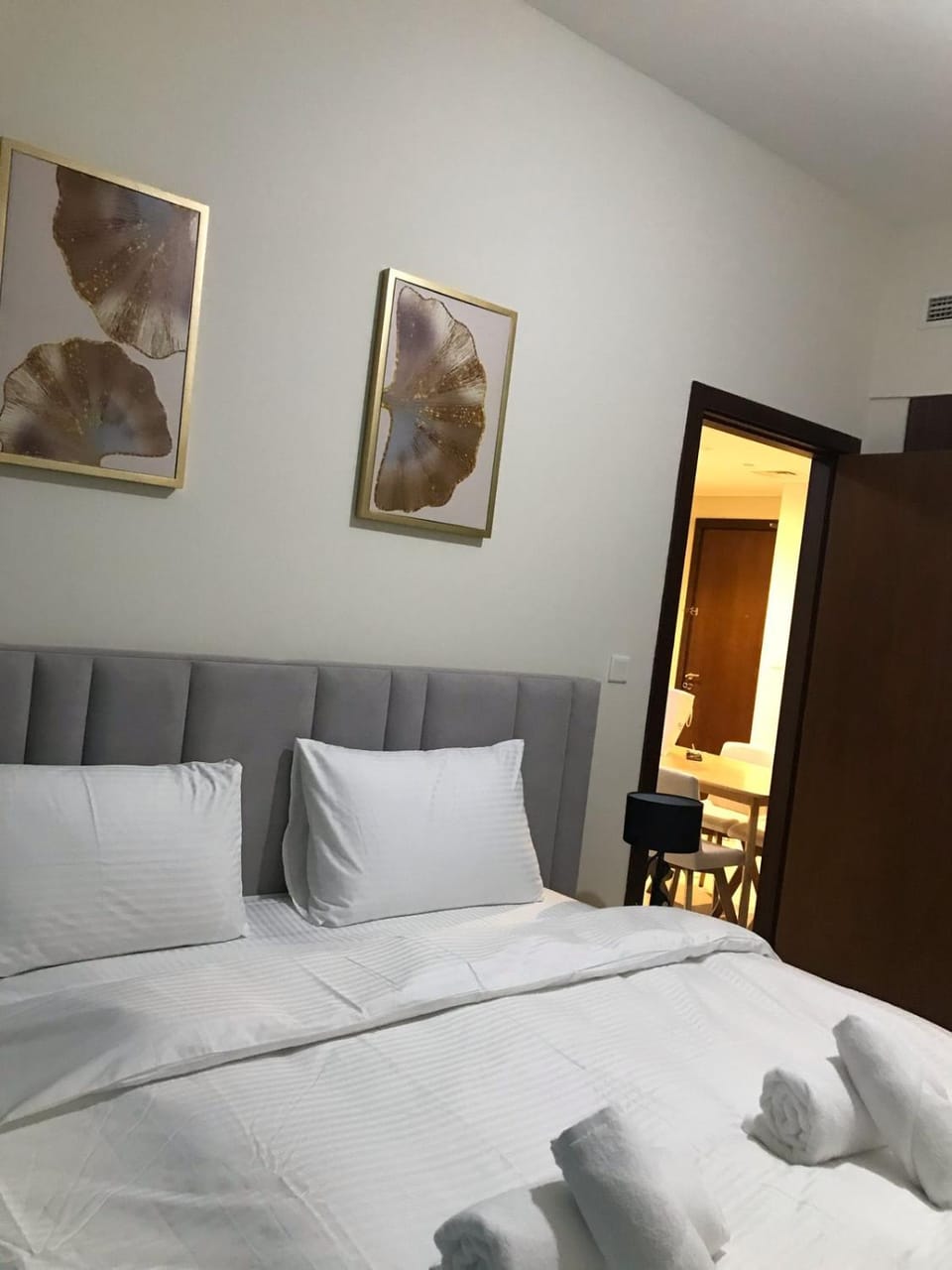 2 bhk 3 mins in down town Apartment in Dubai