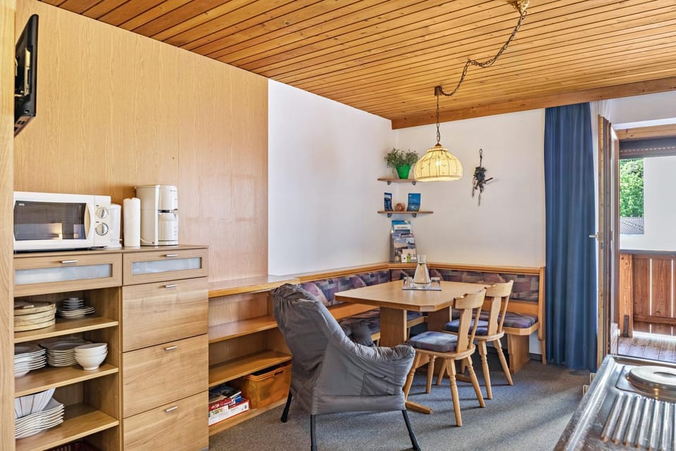 Property building, Kitchen or kitchenette, Living room