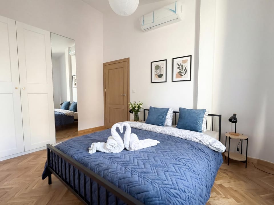 Bed, Photo of the whole room, Bedroom, towels, wardrobe