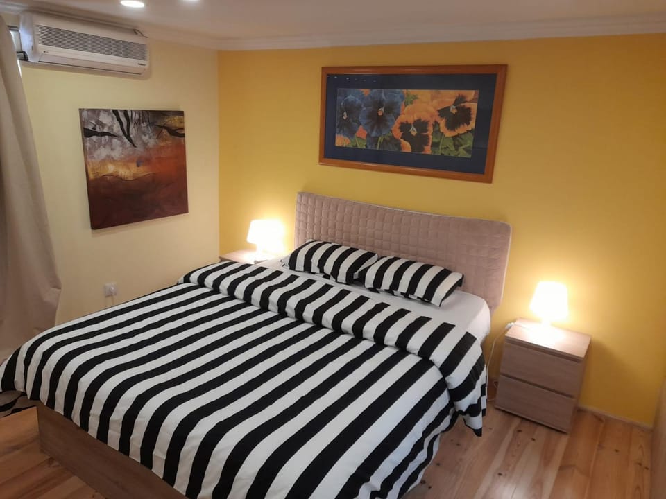 Bedroom, air conditioner
