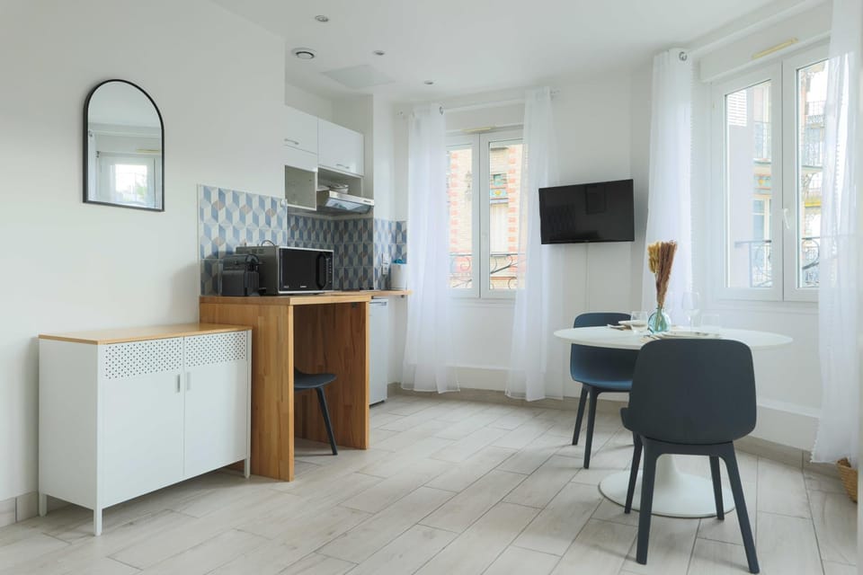 TV and multimedia, Kitchen or kitchenette, Dining area