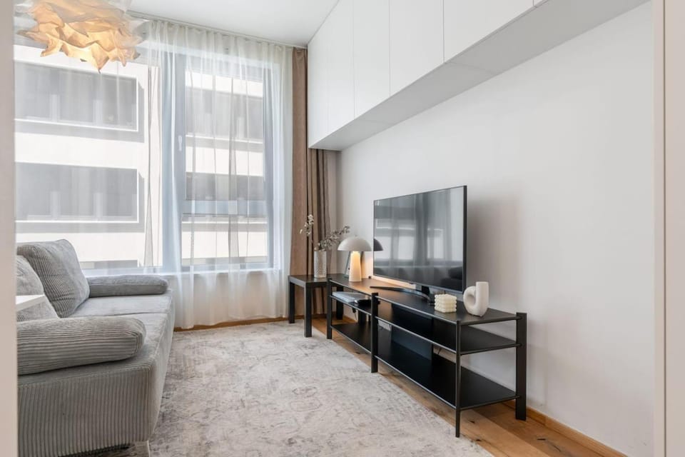 Communal lounge/ TV room, TV and multimedia, Living room, Seating area, Evening entertainment