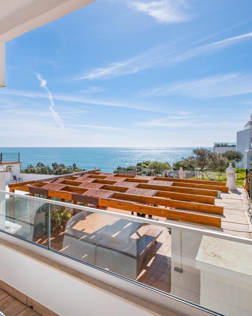 Nearby landmark, Balcony/Terrace, Beach, Sea view