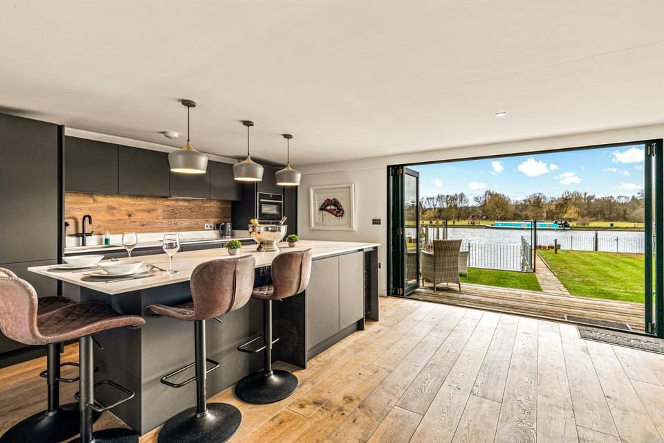 River cabin & Mills Cottage Cabin in South Oxfordshire District
