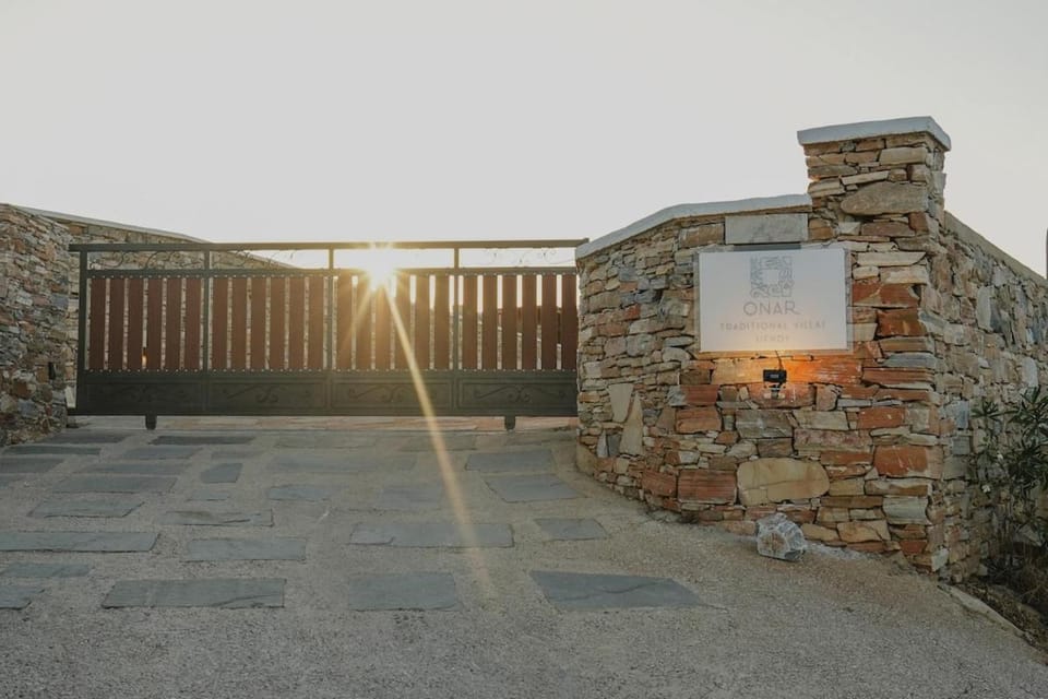 Onar Sifnos Traditional Villa House in Milos