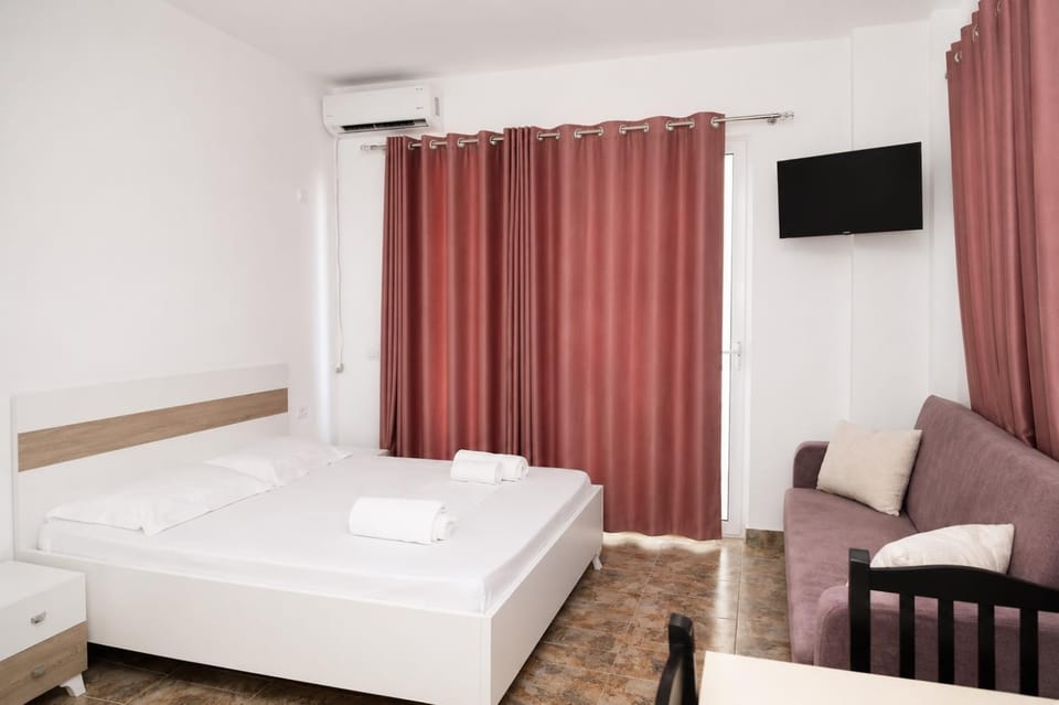 Bed, TV and multimedia, Living room, Bedroom