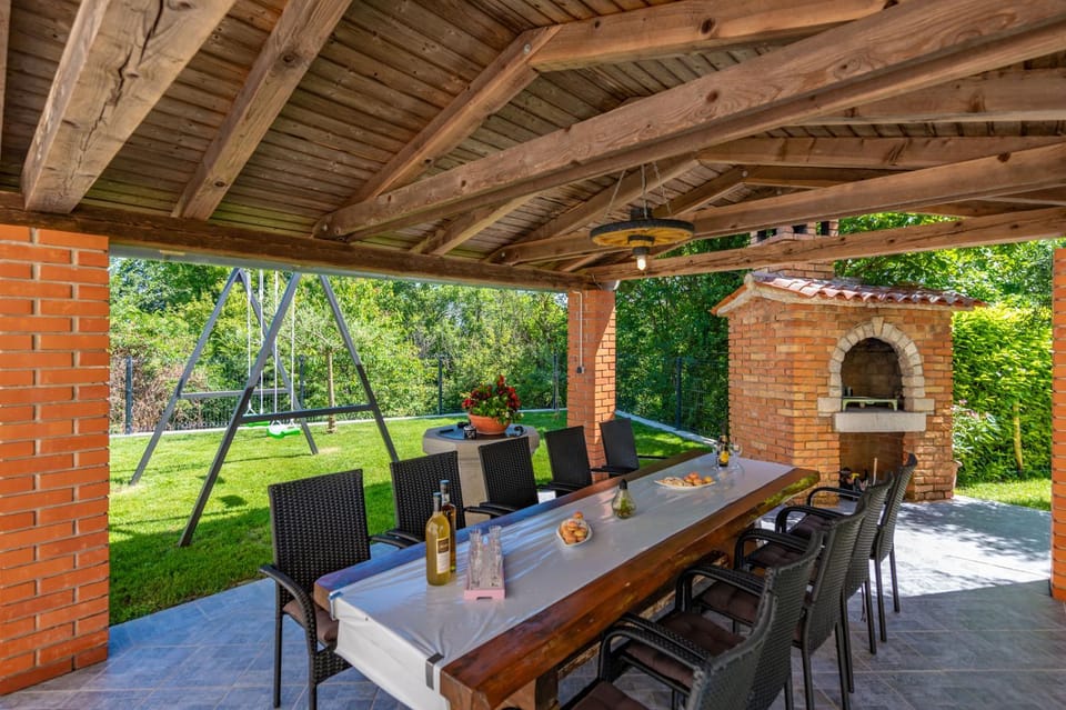 Patio, Day, BBQ facilities, Garden, Dining area, Garden view