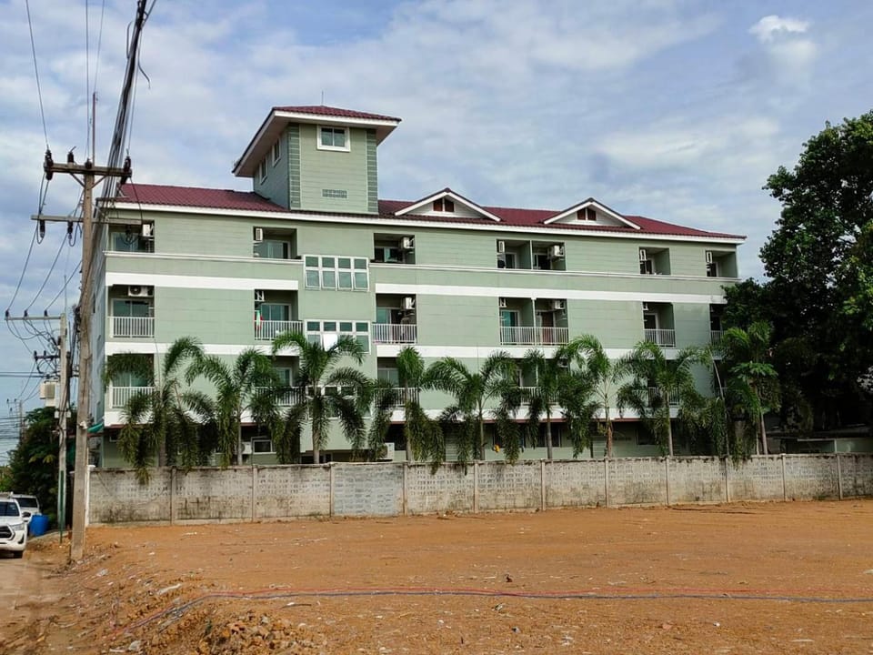 Tisaraporn Resident Motel in Thailand