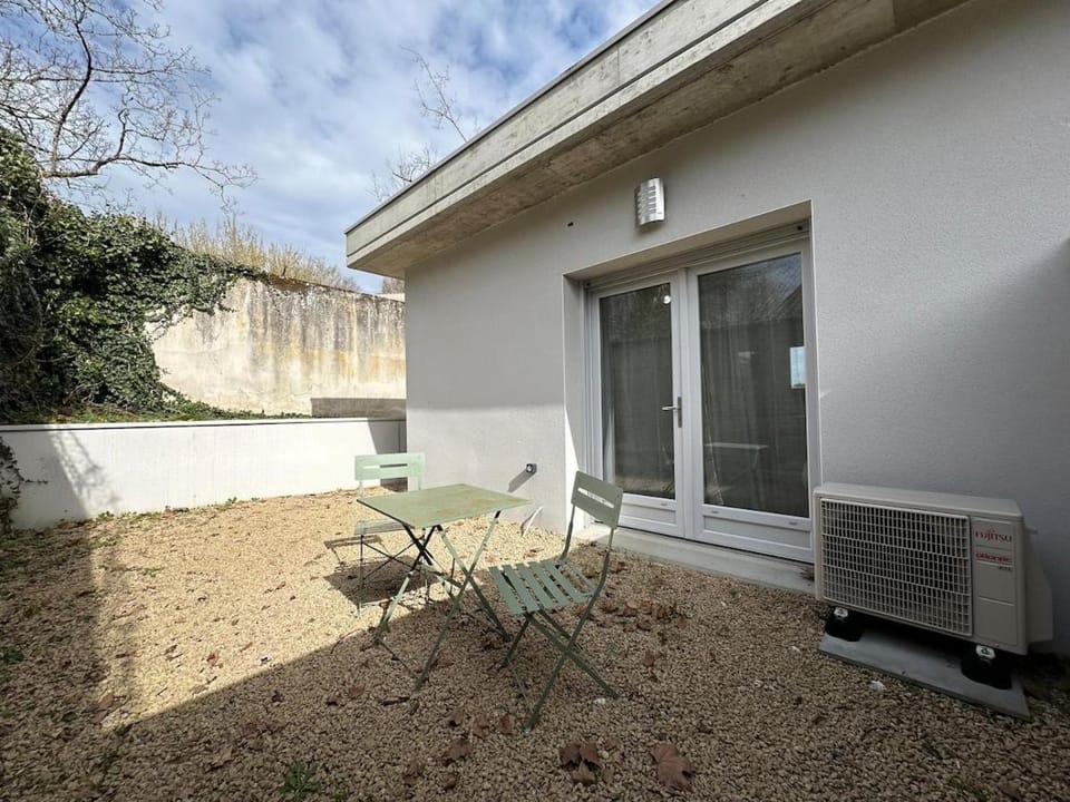 L'Azura - Proche Gare - Parking & Extérieur Privé Apartment in Mont-de-Marsan
