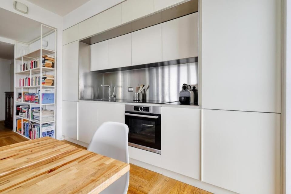 Kitchen or kitchenette, Dining area, oven, stove