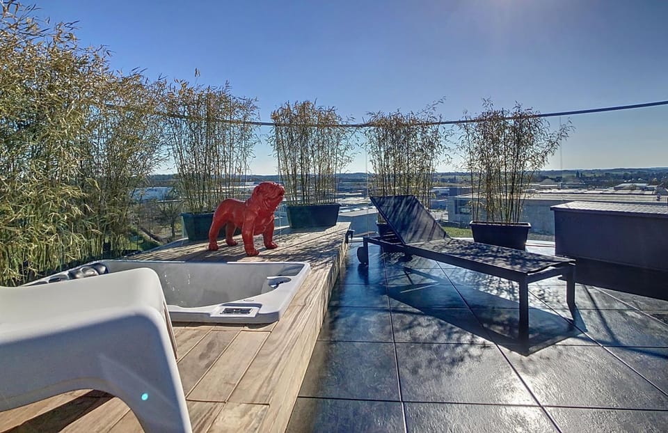 Patio, Natural landscape, View (from property/room), Balcony/Terrace, sunbed