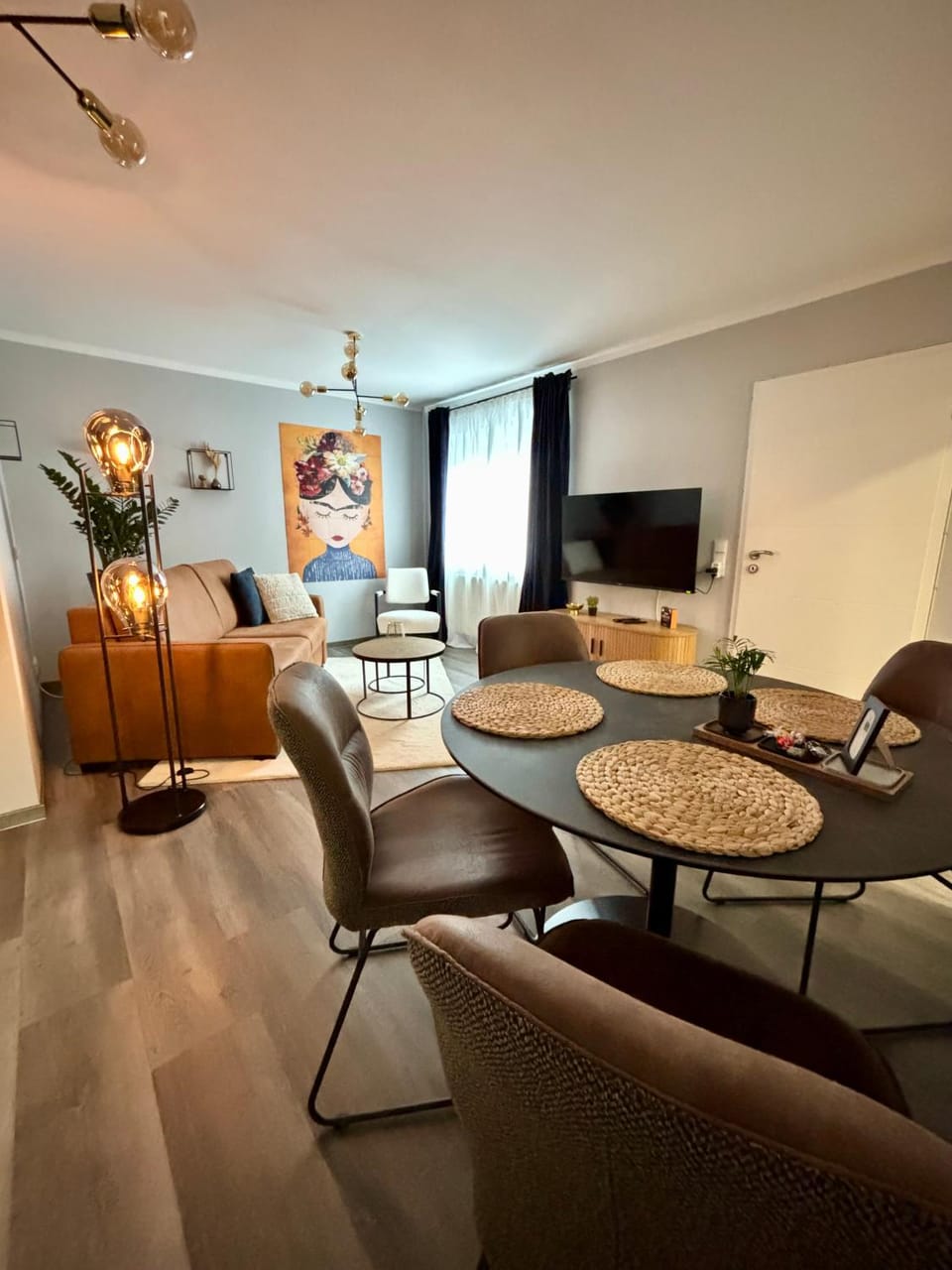 Living room, Dining area