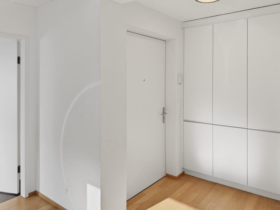 Facade/entrance, wardrobe