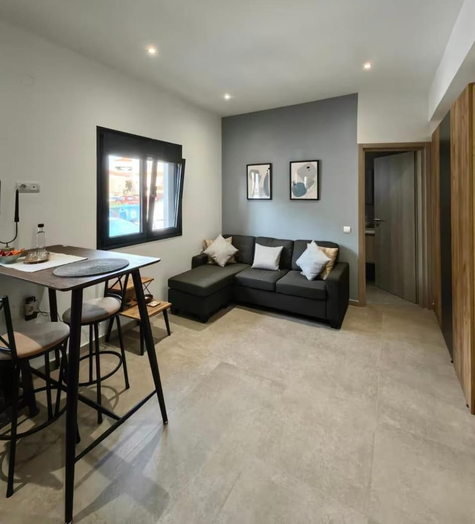 Archo's 2 Smart location, Private parking Apartment in Chania