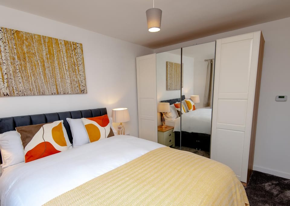 Bed, Photo of the whole room, Bedroom, wardrobe