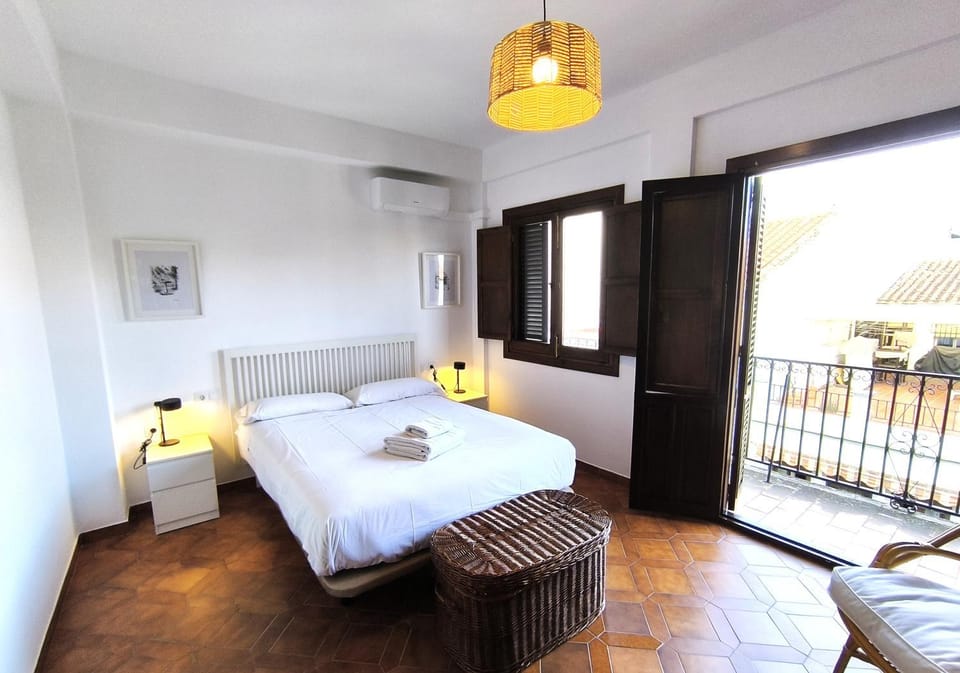 Bed, Photo of the whole room