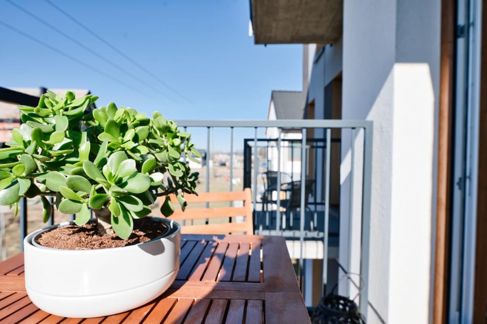 Property building, Day, View (from property/room), Balcony/Terrace