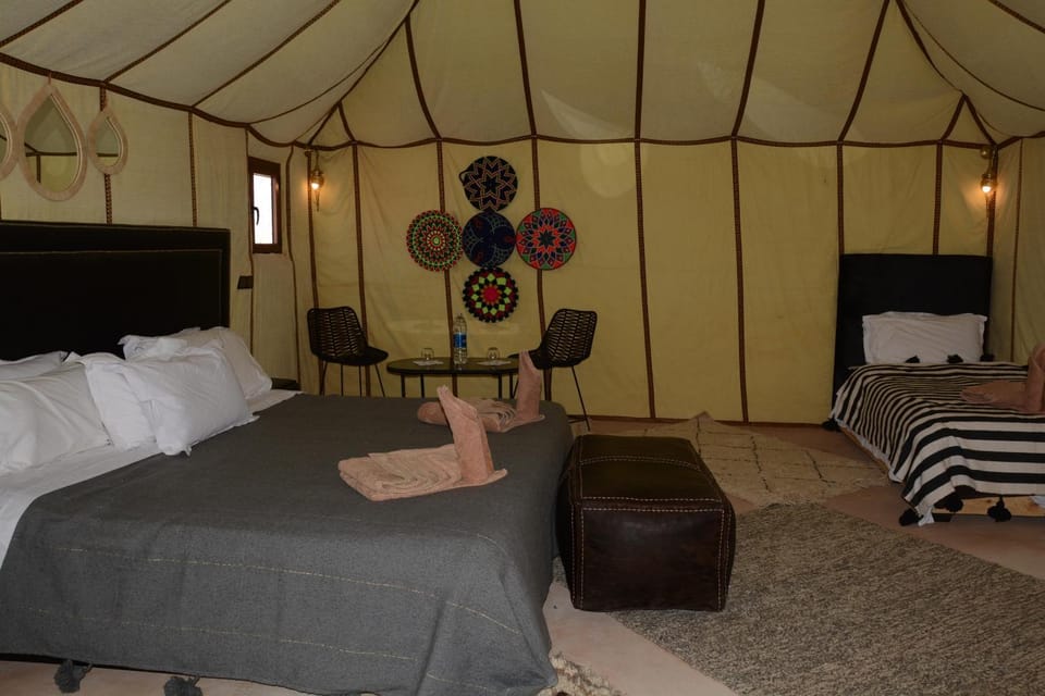 Bed, Photo of the whole room, Seating area, Bedroom
