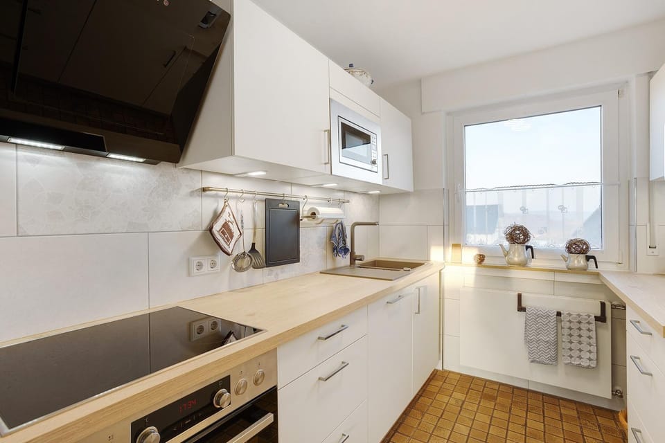 Kitchen or kitchenette, Living room