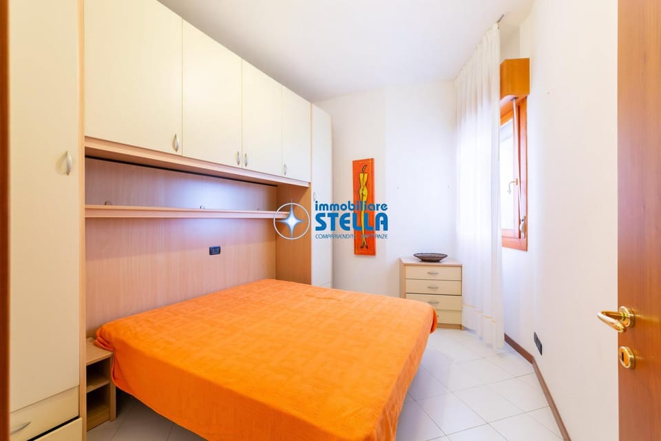 Bedroom, wardrobe