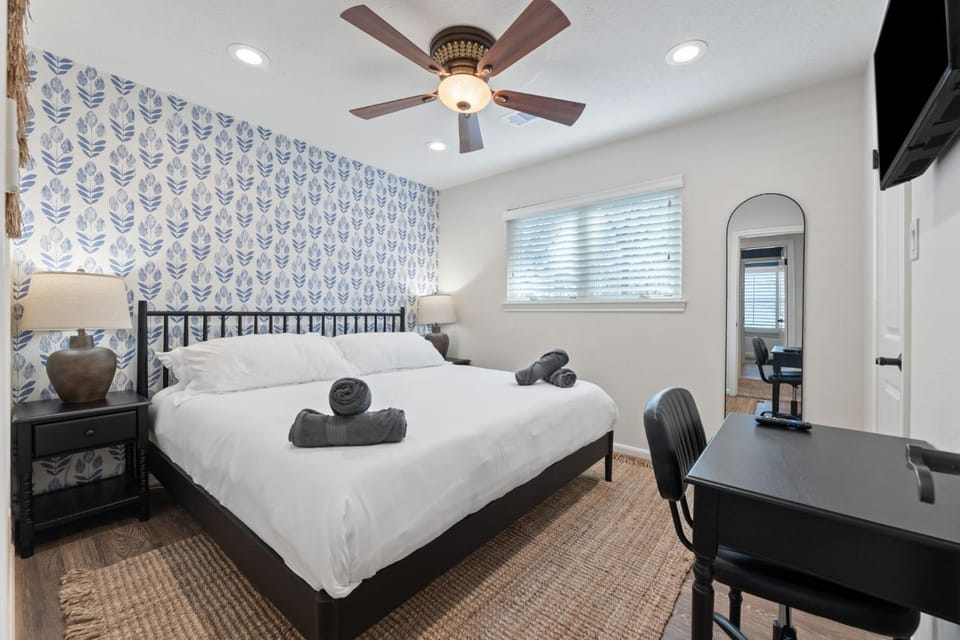 Bed, Bedroom