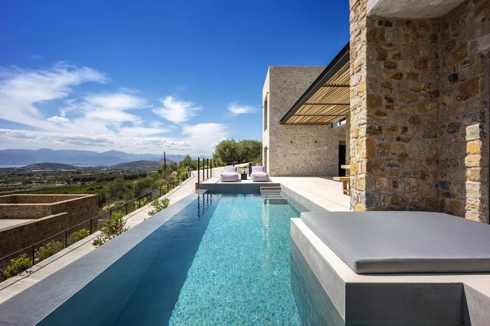Patio, Day, Natural landscape, View (from property/room), Balcony/Terrace, Mountain view, Pool view, Swimming pool, sunbed