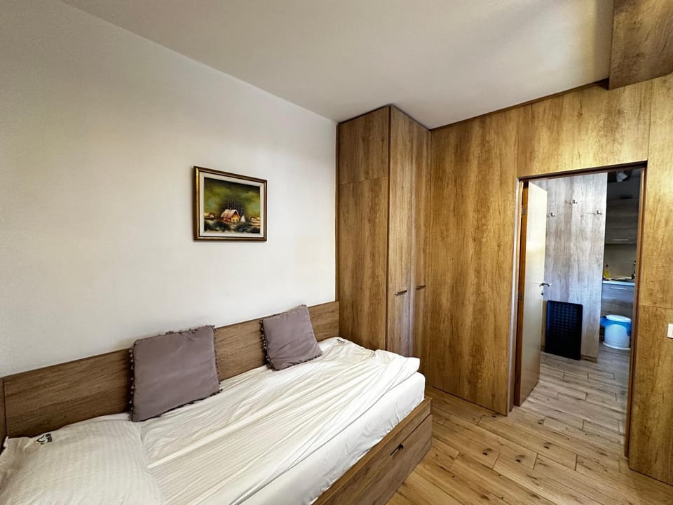 Bed, Photo of the whole room, Bedroom, wardrobe
