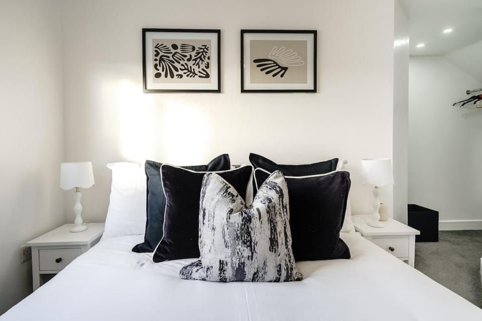 Long Stay Stuff Contractors Accommodation Heath Hospital with Netflix Apartment in Cardiff