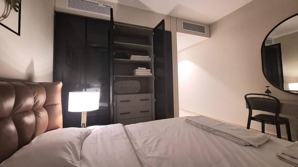 Bed, Photo of the whole room, Bedroom, wardrobe, air conditioner
