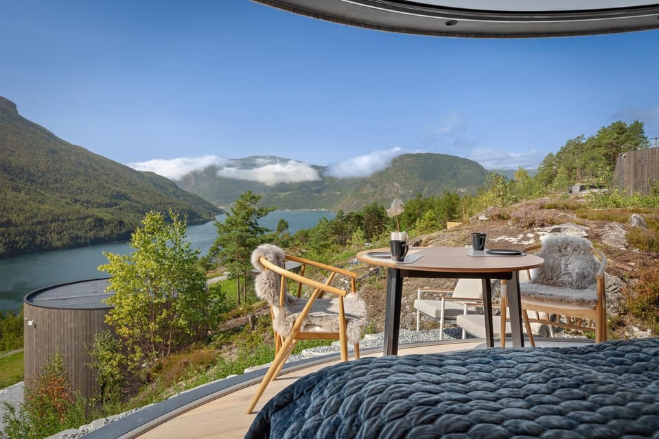 Natural landscape, View (from property/room), Seating area, Dining area, Mountain view
