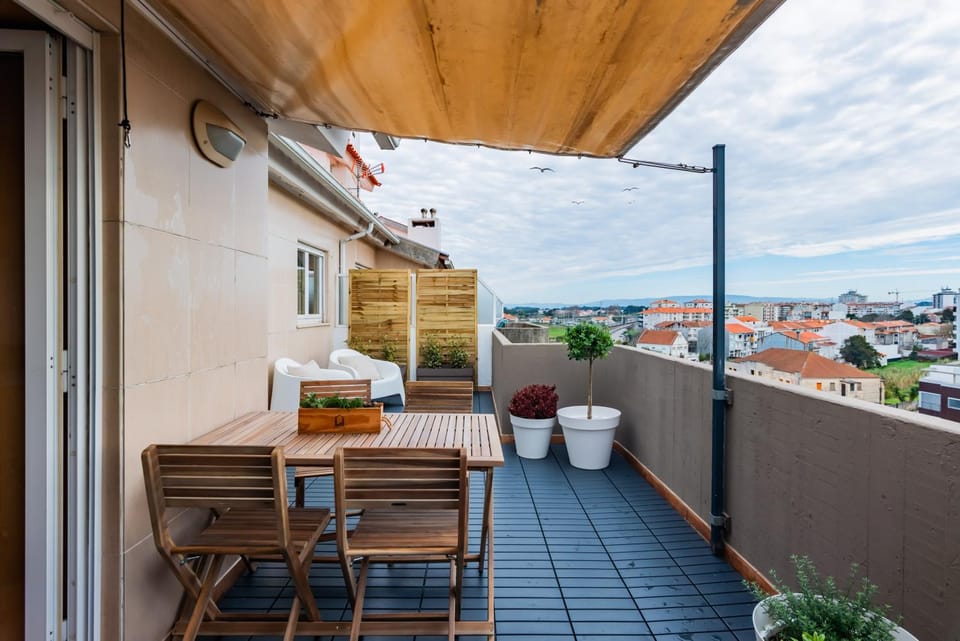 View (from property/room), Balcony/Terrace, Dining area
