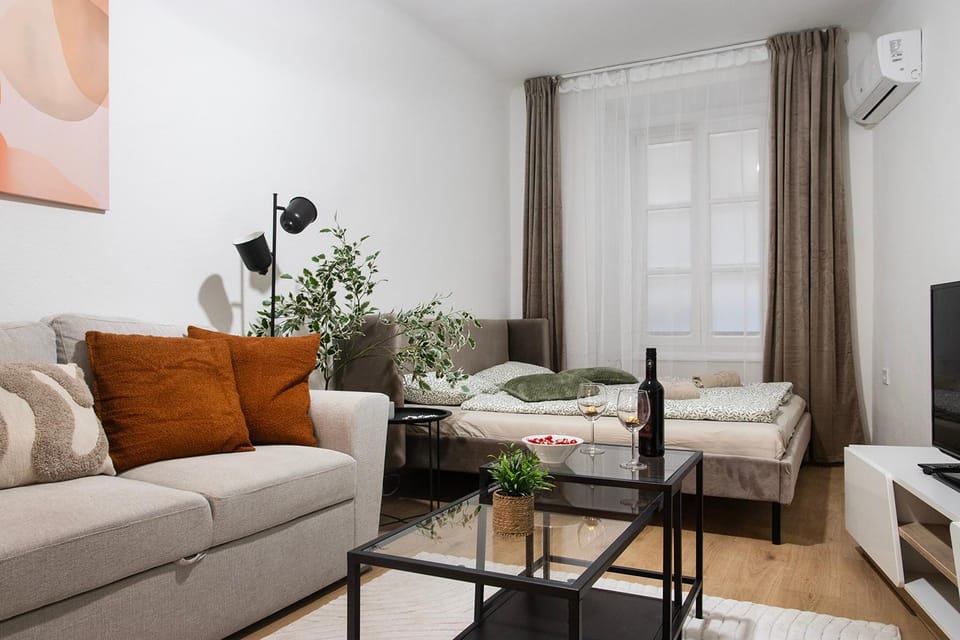 Hidden Gem Downtown Studio Apartment in Budapest