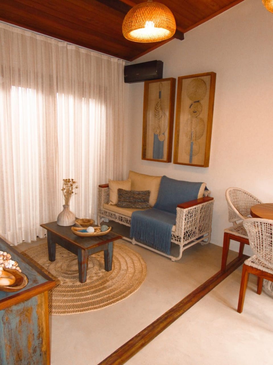 Living room, Internal: Not applicable to any particular room