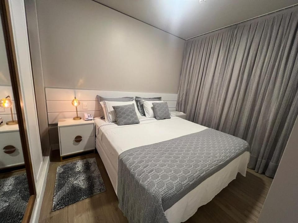 Apto inteiro perto av paulista e hospital sírio Apartment in Sao Paulo City