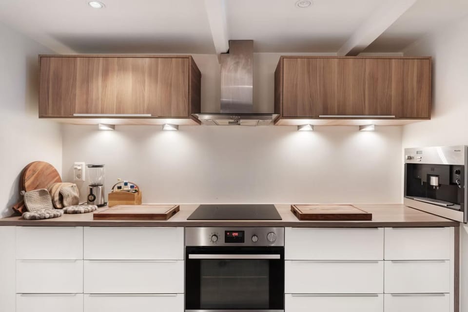 Kitchen or kitchenette, kitchen