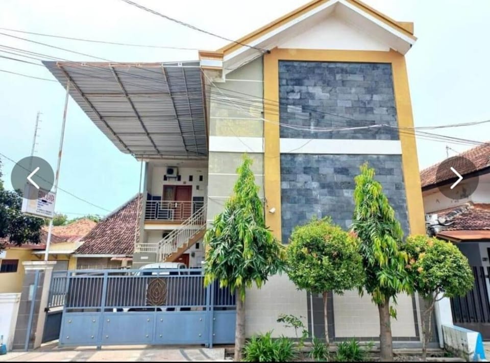 Griya Juanda Syariah Bed and Breakfast in East Java